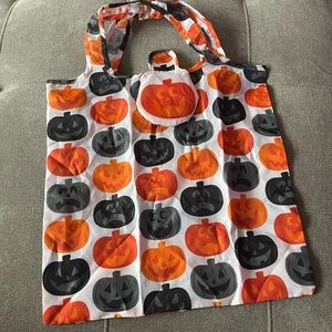 Pumpkin print collapsible bag